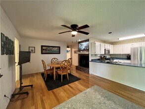 2009 S 11th St in Rogers, AR - Building Photo - Building Photo