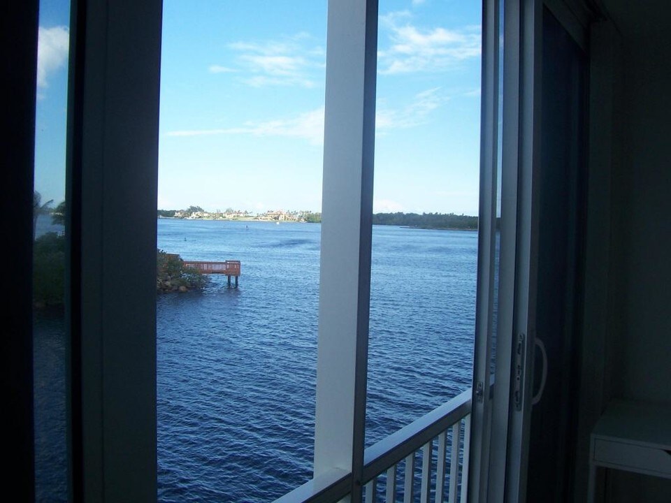 1820 New Palm Way-Unit -303 in Boynton Beach, FL - Building Photo