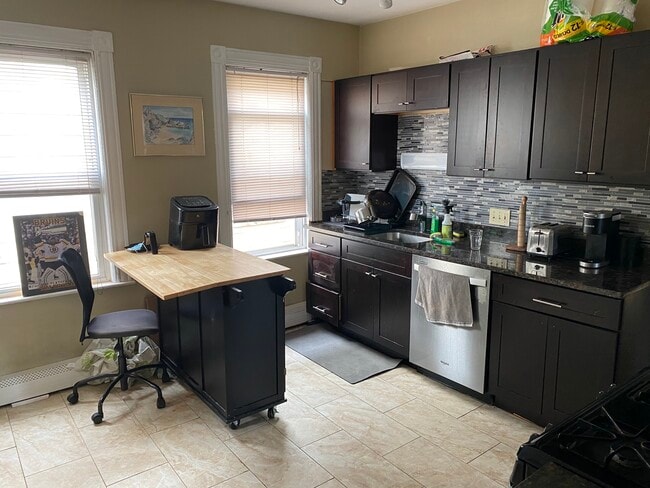 46 Middle St, Unit 3 in Boston, MA - Building Photo - Building Photo