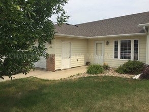 520 9th Ave, Unit 035 in Brandon, SD - Foto de edificio - Building Photo