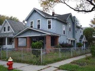 2727 Lawrence Ave in Toledo, OH - Foto de edificio - Building Photo