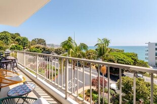 17366 W Sunset Blvd in Pacific Palisades, CA - Building Photo - Building Photo