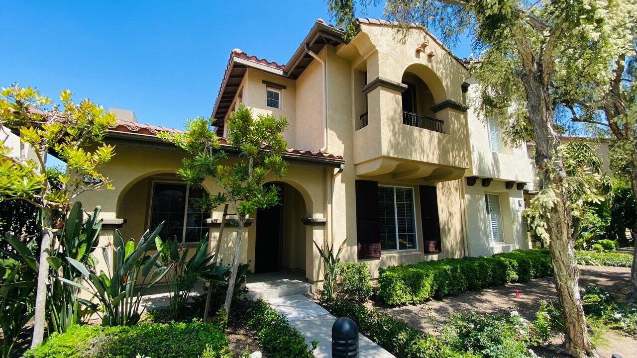 64 Shadowplay in Irvine, CA - Building Photo