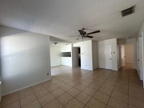 100 Hillside Rd in Laredo, TX - Building Photo - Building Photo