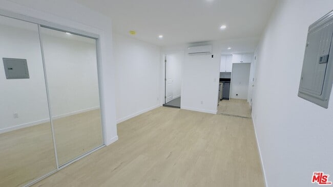 property at 1732 Crenshaw Blvd