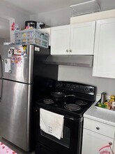 408 Cass Ave, Unit 408 Cass Ave Unit 1 in Woonsocket, RI - Foto de edificio - Building Photo