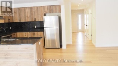 8 Riddell Dr in Stratford, ON - Building Photo - Building Photo