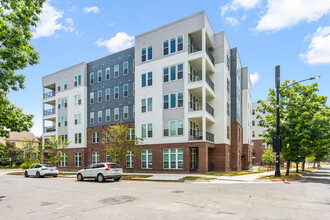 Varick on 7th in Charlotte, NC - Building Photo - Building Photo