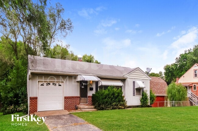 9936 E 36th St S in Independence, MO - Foto de edificio - Building Photo