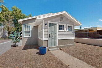 183 Hilton Ave NW in Albuquerque, NM - Building Photo - Building Photo