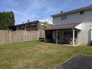 3002 Mintwood Dr in Lower Burrell, PA - Building Photo - Building Photo