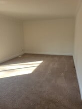 19360 Running Cedar Ct in Germantown, MD - Building Photo - Building Photo