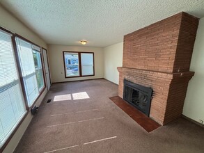 9416 N Buchanan Ave in Portland, OR - Foto de edificio - Building Photo