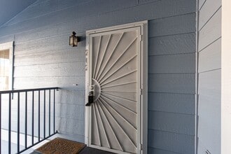 5370 Angler Cir in Las Vegas, NV - Building Photo - Building Photo