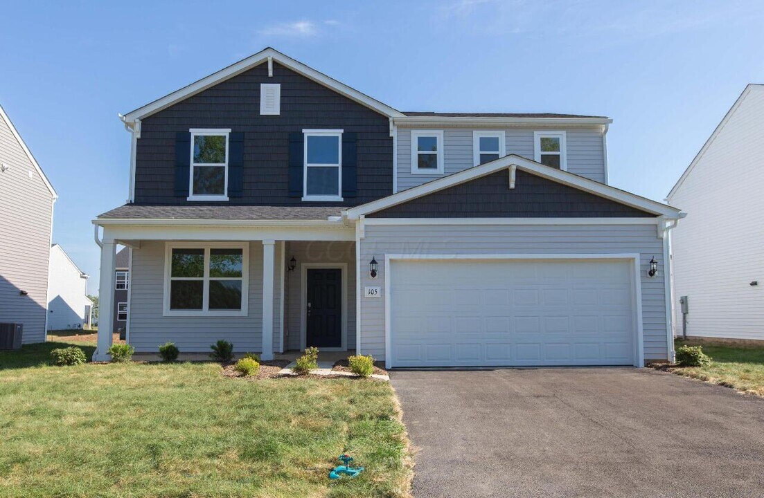 105 Hutchison St in South Bloomfield, OH - Building Photo