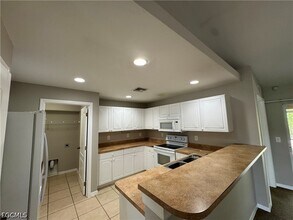 2912 48th St W in Lehigh Acres, FL - Building Photo - Building Photo