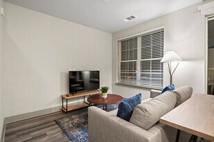 2026 Clifton Ave, Unit SI ID1312616P in Nashville, TN - Building Photo