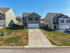 228 Belle court in Jefferson City, TN - Foto de edificio - Building Photo