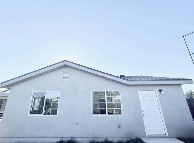 983 Cottonwood Ct in Corona, CA - Foto de edificio - Building Photo