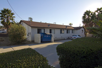 Lakeshore Park Apartments in Lakeside, CA - Building Photo - Building Photo