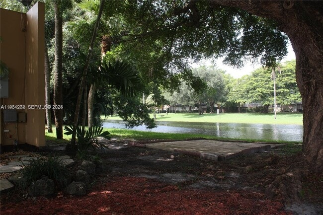 6713 Kingsmoor Way in Hialeah, FL - Building Photo - Building Photo