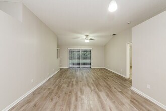 108 Sherwood Dr in Royal Palm Beach, FL - Foto de edificio - Building Photo