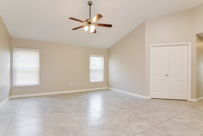 948 Wicketrun Dr in Brandon, FL - Building Photo - Building Photo