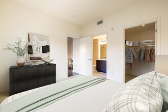 C on Pico in Los Angeles, CA - Foto de edificio - Building Photo