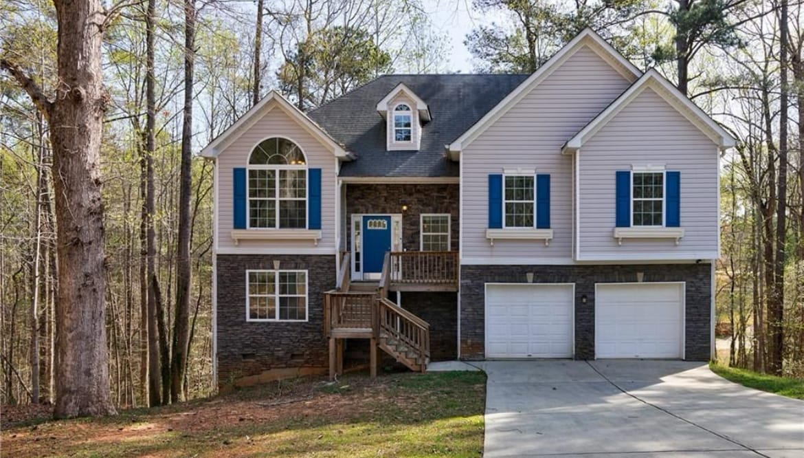 6490 Lake Esther Dr in Fairburn, GA - Foto de edificio