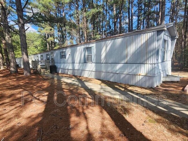 3013 Michelle Cir in Selma, NC - Building Photo - Building Photo