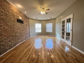 5710 S Michigan Ave in Chicago, IL - Building Photo - Building Photo