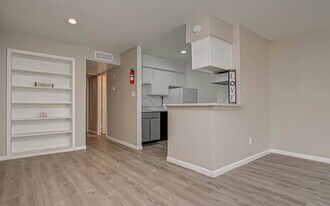 8601 Broadway in Houston, TX - Building Photo