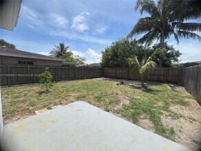 19122 SW 113th Pl-Unit -19122 in Miami, FL - Building Photo - Building Photo