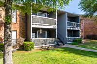 Creekstone in Dallas, TX - Foto de edificio - Building Photo