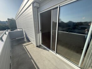 336 Larkspur Plaza Dr in Larkspur, CA - Building Photo - Building Photo