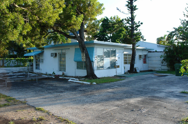 742 NE 14th Ave in Fort Lauderdale, FL - Building Photo - Building Photo