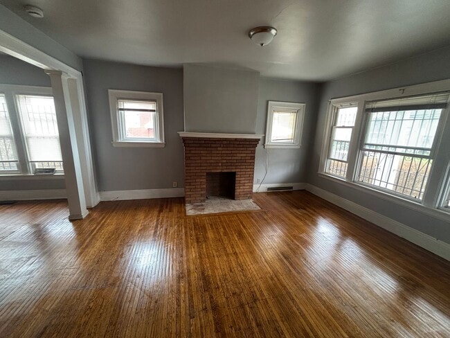 172 Hedley Pl in Buffalo, NY - Building Photo - Building Photo