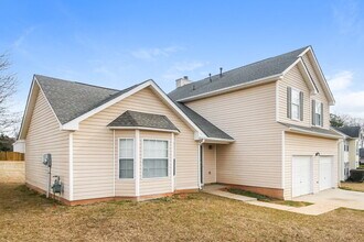 6926 Silver Grass Ct in Douglasville, GA - Foto de edificio - Building Photo