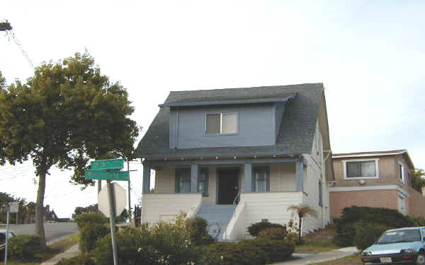 2262 E 25th St in Oakland, CA - Foto de edificio - Building Photo