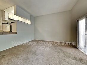 5500 Lindley Ave in Los Angeles, CA - Building Photo - Building Photo