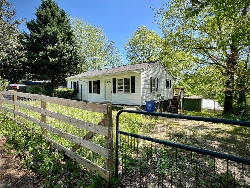 3 La Rue St in Asheville, NC - Building Photo