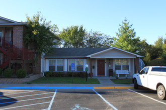 Union Place Apartments in Union, MO - Building Photo - Building Photo