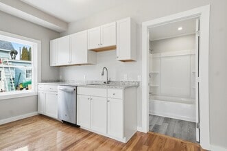 116 Coburn St in Lowell, MA - Building Photo - Building Photo