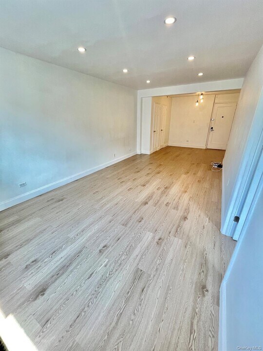 83-85 116th St in Queens, NY - Building Photo