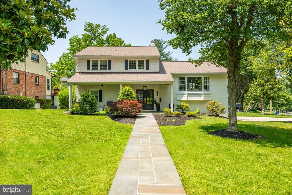 6401 Crane Terrace in Bethesda, MD - Building Photo