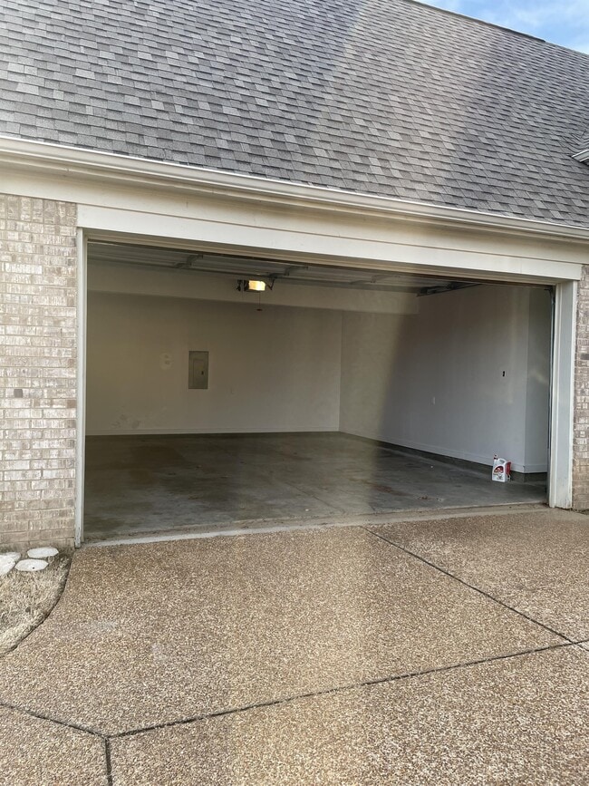 10230 Adikson Dr in Cordova, TN - Building Photo - Building Photo