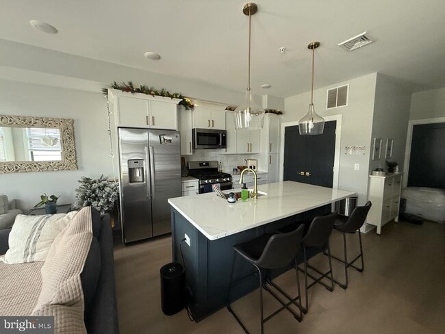 7521 Ridge Ave in Philadelphia, PA - Building Photo - Building Photo