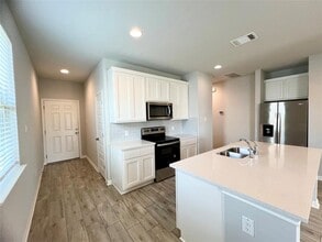 111 Wild Wind Cv in Jarrell, TX - Building Photo - Building Photo