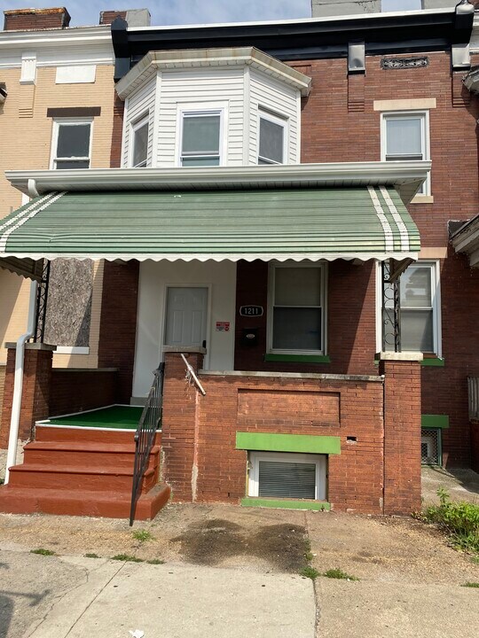 1211 Poplar Grove St in Baltimore, MD - Building Photo