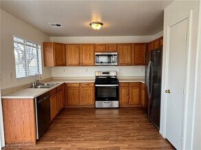 4508 Pacific Sun Ave in Las Vegas, NV - Building Photo - Building Photo